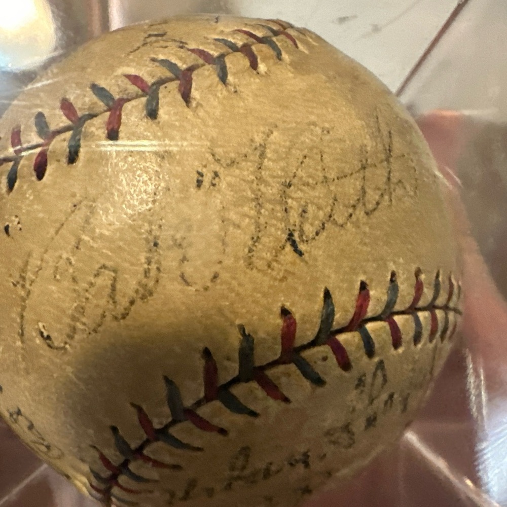 Babe Ruth & Lou Gehrig 1934 New York Yankees Team Signed baseball. Authentic.